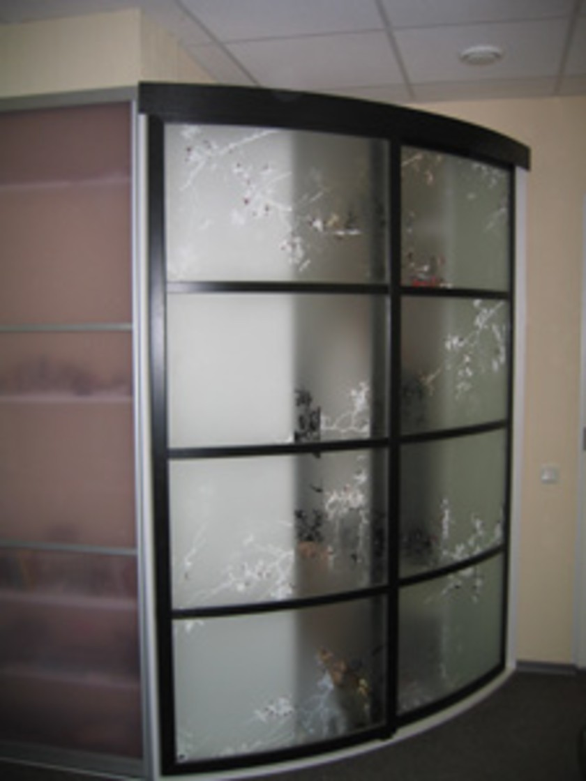 Шкаф купе радиусный с рисунком на стекле Абакан